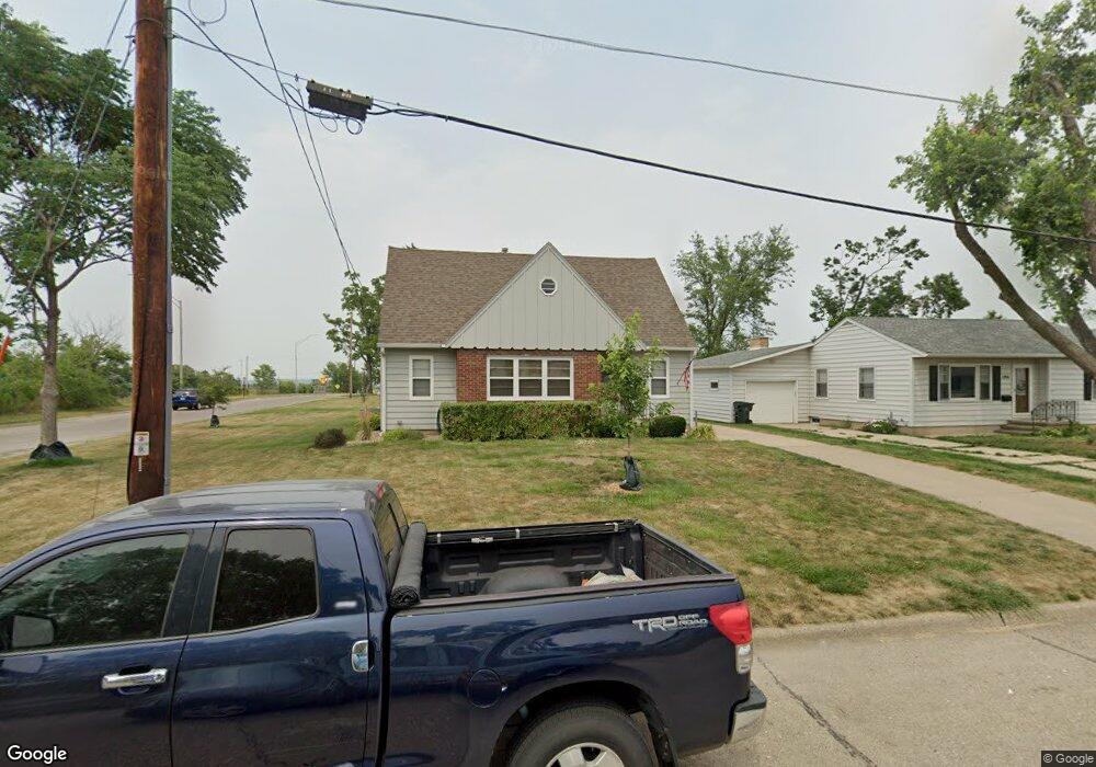 298 25th Ave SW, Cedar Rapids, IA 52404 - photo 1