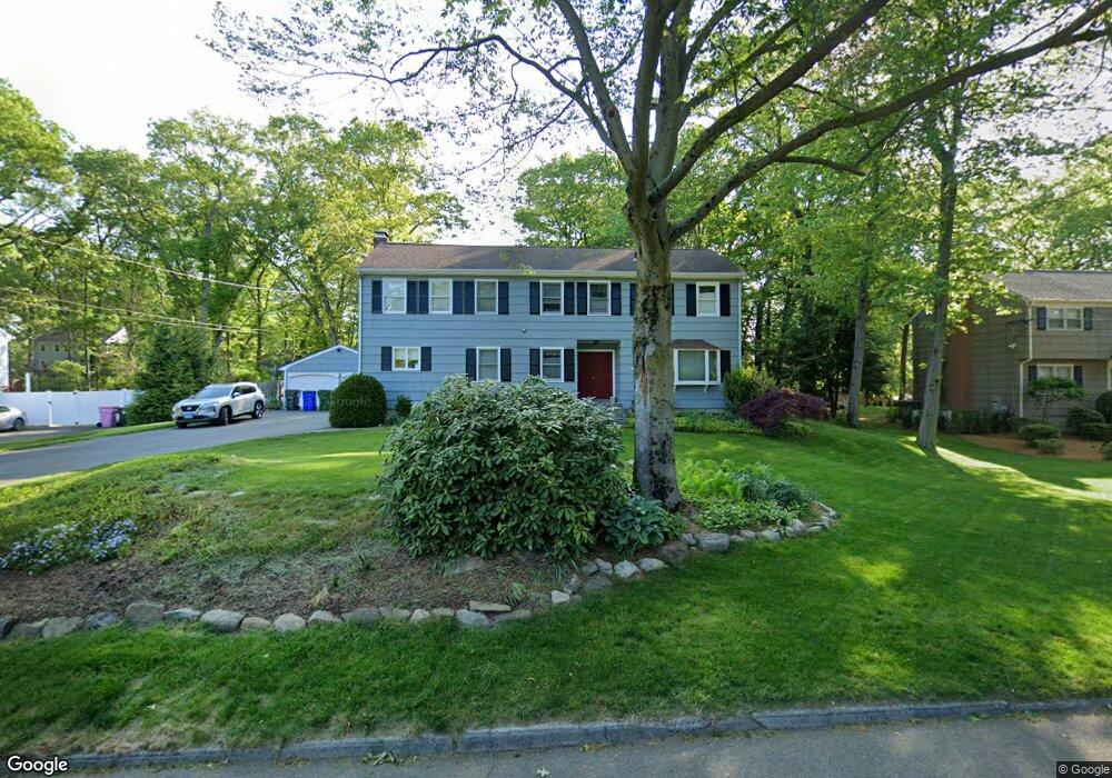 670 Cascade Dr, Fairfield, CT 06825 - photo 1