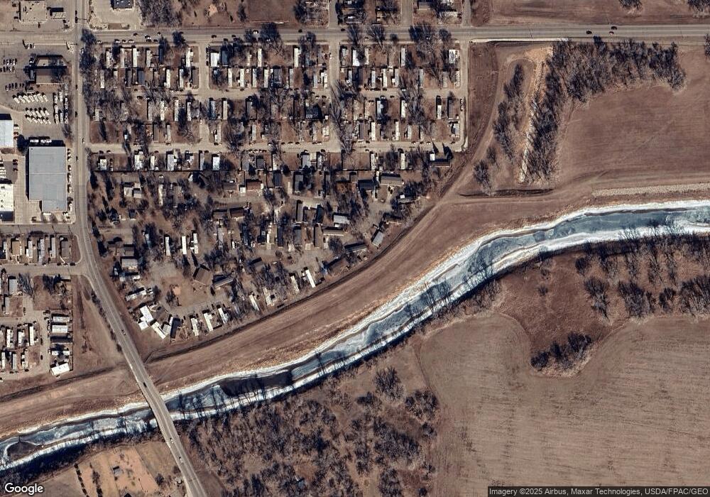 909 N Woodland Dr, Mandan, ND 58554 - photo 1