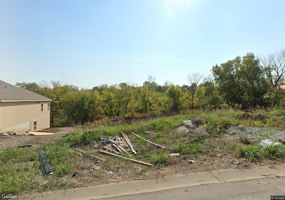 2521 SW Mitchell St, Oak Grove, MO 64075 - photo 1