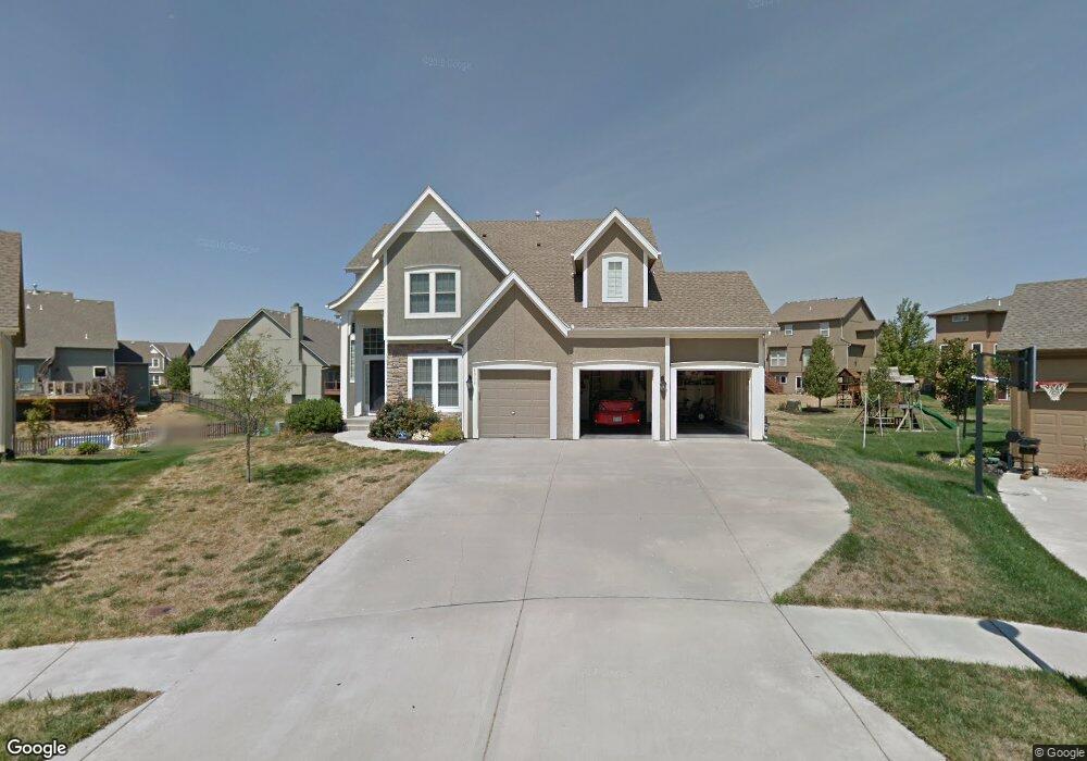 6038 Longview Rd, Shawnee, KS 66218 - photo 1