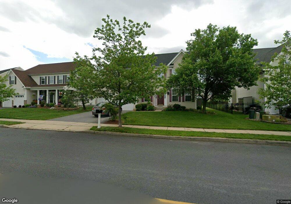 7498 Scenic View Dr, Macungie, PA 18062 - photo 1