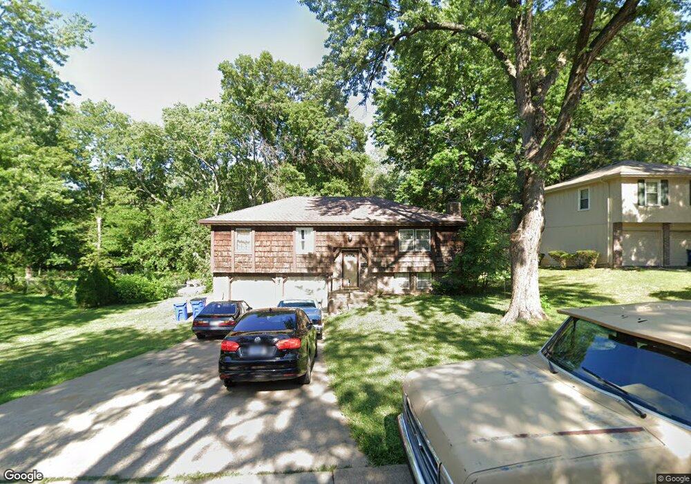 5521 Stearns St, Shawnee, KS 66203 - photo 1