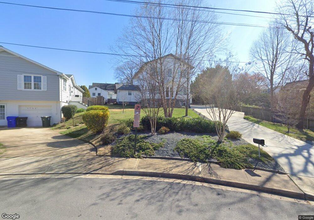 1701 N Dinwiddie St, Arlington, VA 22207 - photo 1