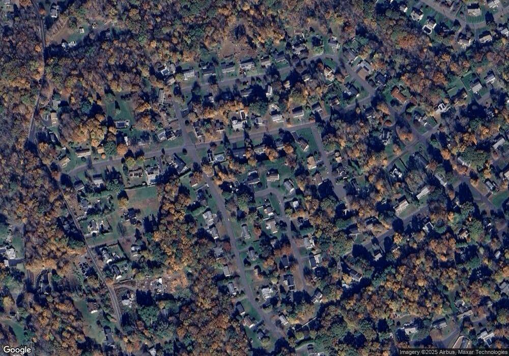 99 Tanglewood Ln, Naugatuck, CT 06770 - photo 1