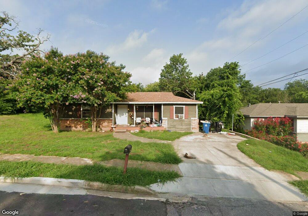 1139 Oak Ridge Dr, Denison, TX 75020 - photo 1