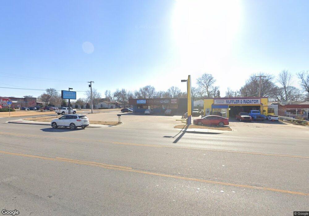 205 W Kenosha St, Broken Arrow, OK 74012 - photo 1