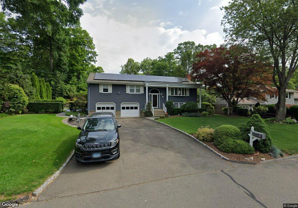 4 Canterbury Rd, Norwalk, CT 06851 - photo 1