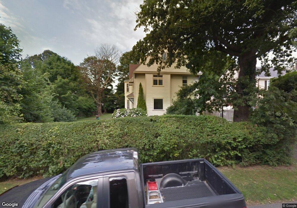 3 Red Cross Ave unit 2, Newport, RI 02840 - photo 1