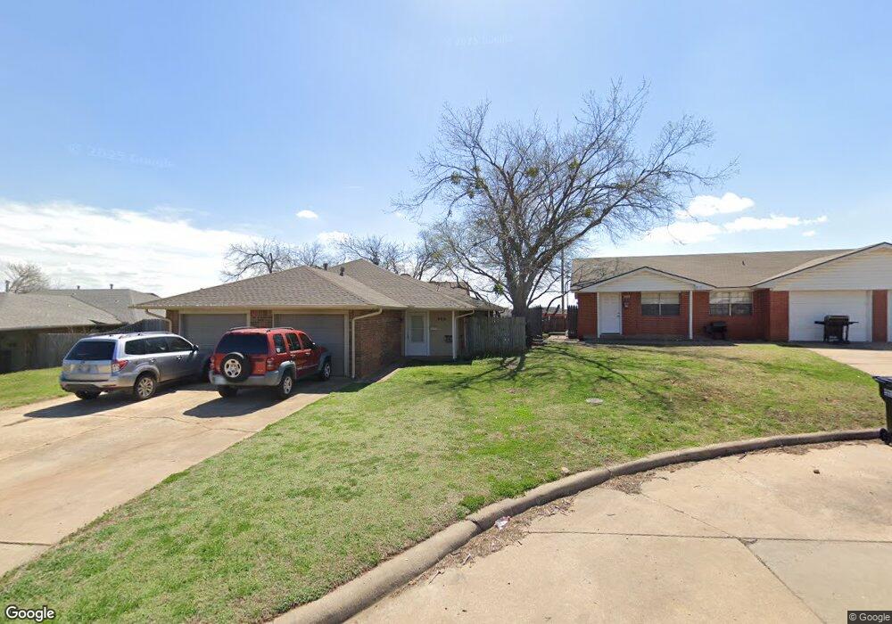 900 Delmar Cir, Moore, OK 73160 - photo 1