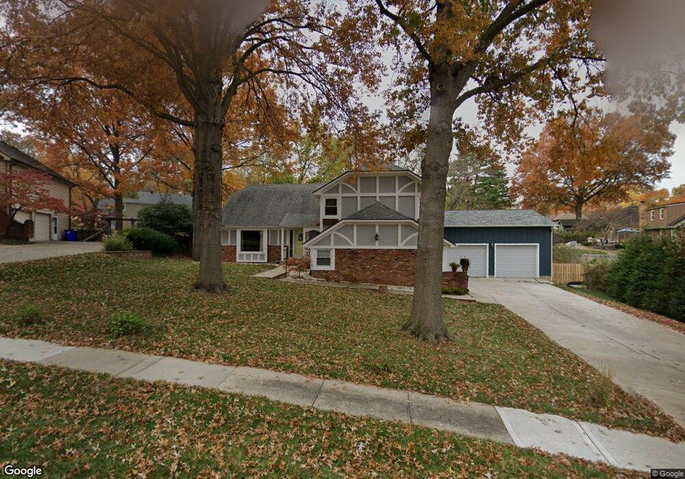 10513 W 52nd St, Shawnee, KS 66203 - photo 1