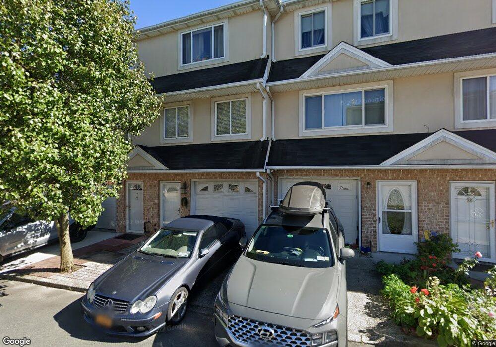 24 Seagate Ct, Staten Island, NY 10305 - photo 1