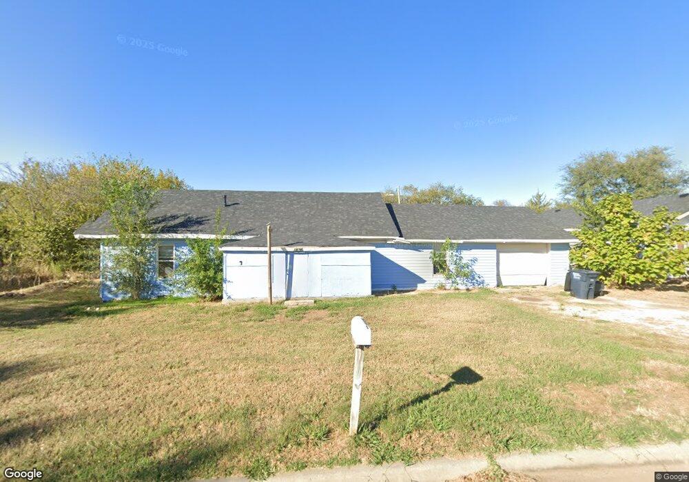 1836 W Wiley St, Shawnee, OK 74804 - photo 1