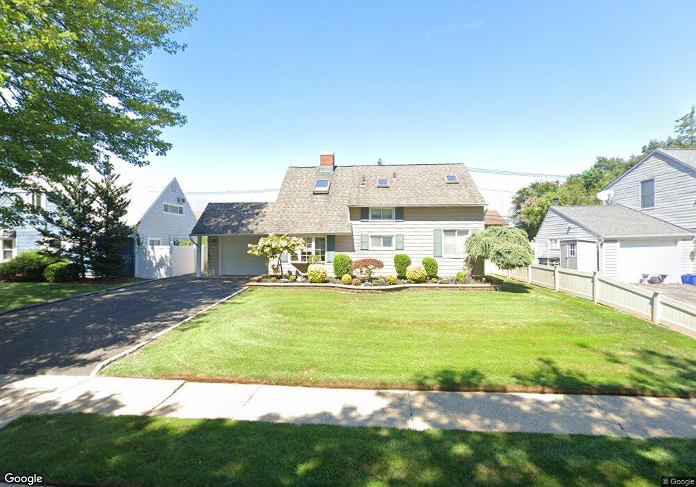 39 Red Maple Dr N, Wantagh, NY 11793 - photo 1