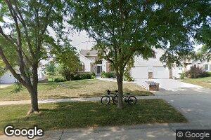 245 Pine Crest Dr, Robins, IA 52328