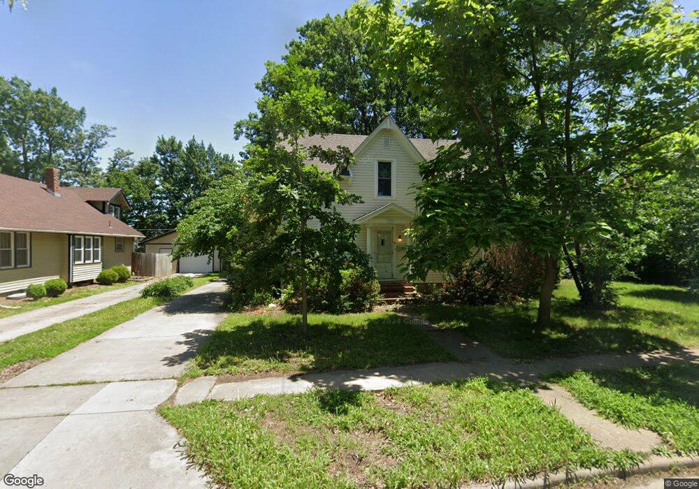 1120 SW MacVicar Ave, Topeka, KS 66604 - photo 1