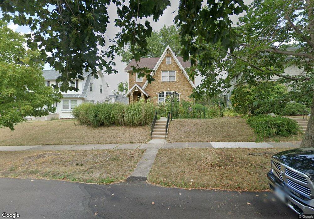 2220 Upland Dr SE, Cedar Rapids, IA 52403 - photo 1