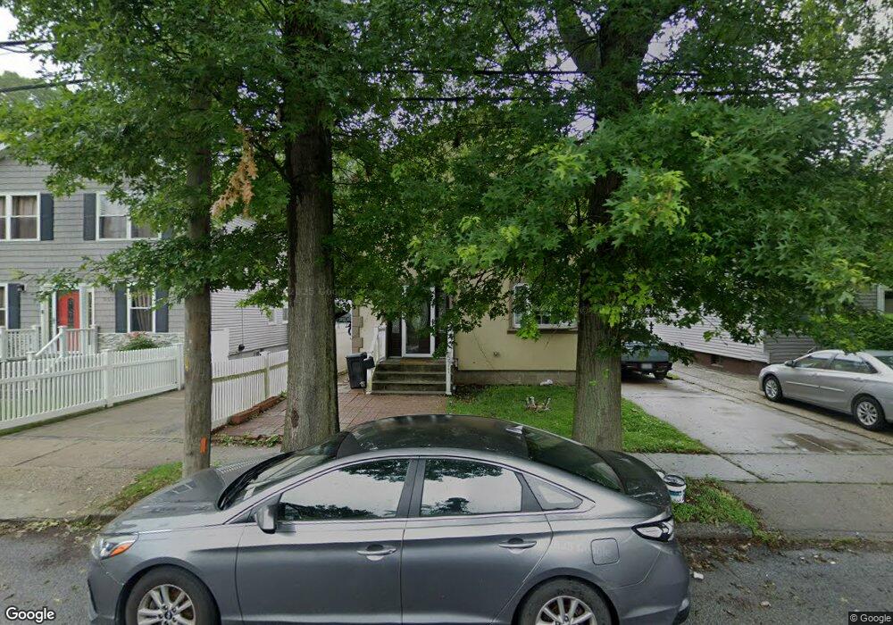 571 Park Ave, West Hempstead, NY 11552 - photo 1