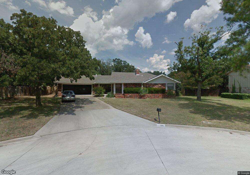 1304 Oakridge Rd, Ardmore, OK 73401 - photo 1