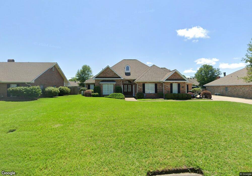 1401 Cambridge Ct, Lake Charles, LA 70605 - photo 1