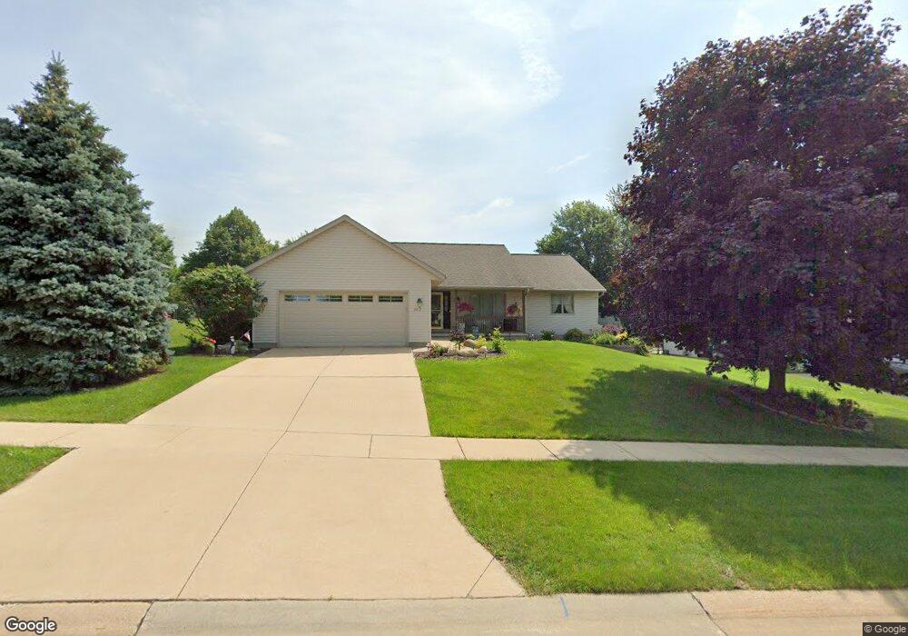 2617 30th St SW, Cedar Rapids, IA 52404 - photo 1