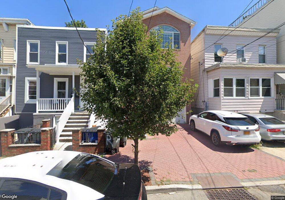 184 Hutton St unit 2, Jersey City, NJ 07307 - photo 1