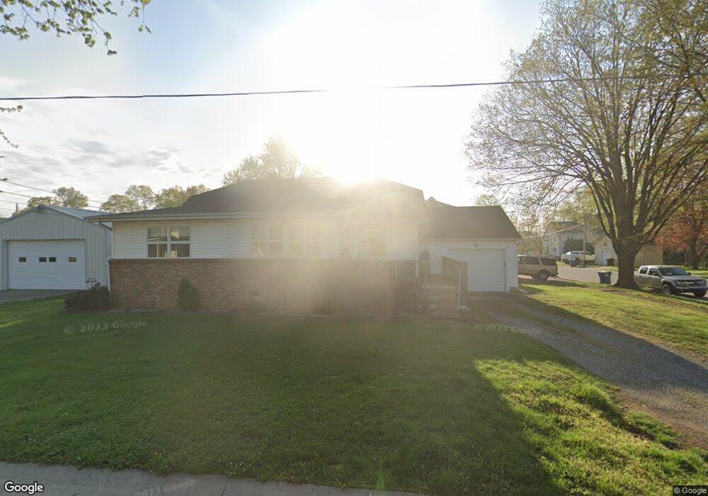 720 Phillip St, Auburn, IN 46706 - photo 1