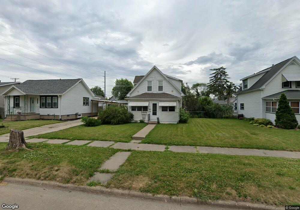 1221 11th St NW, Cedar Rapids, IA 52405 - photo 1