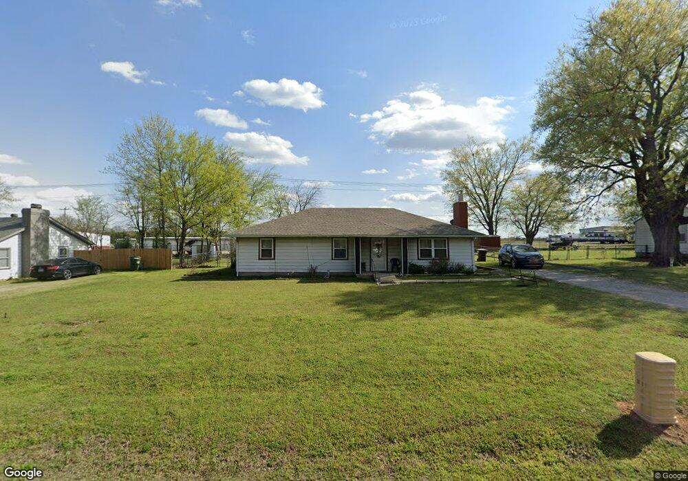 511 W Oak St, Skiatook, OK 74070 - photo 1
