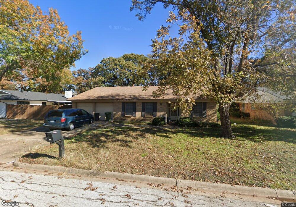 428 Carnation Ln, Hurst, TX 76053 - photo 1