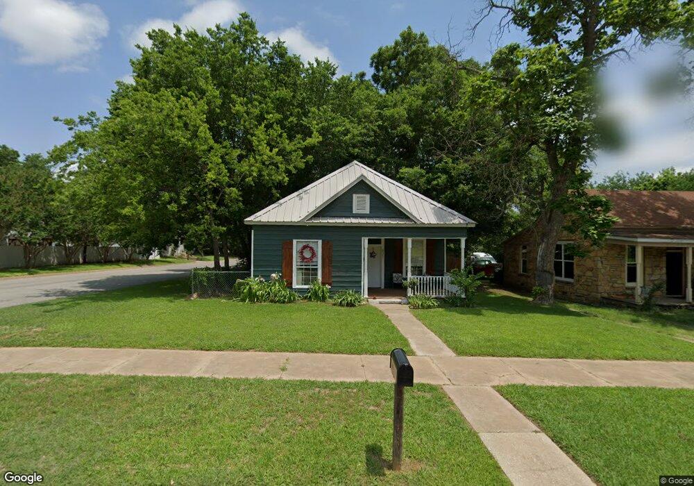 831 W Shepherd St, Denison, TX 75020 - photo 1