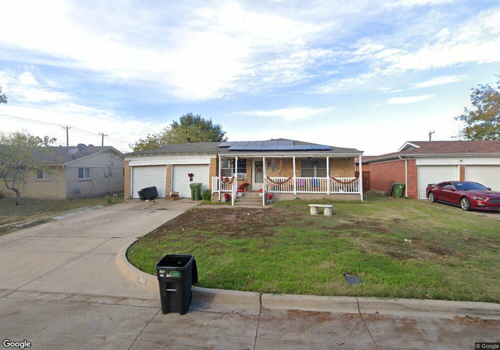 705 Tanglewood Dr, Hurst, TX 76053 - photo 1