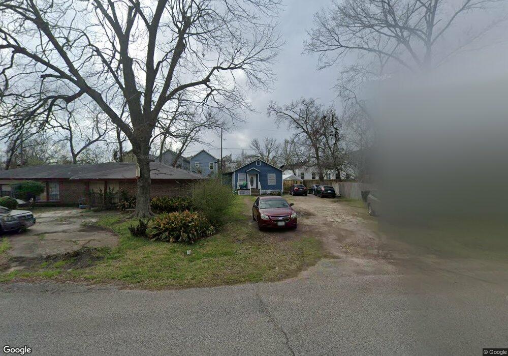 228 E 39th St, Houston, TX 77018 - photo 1