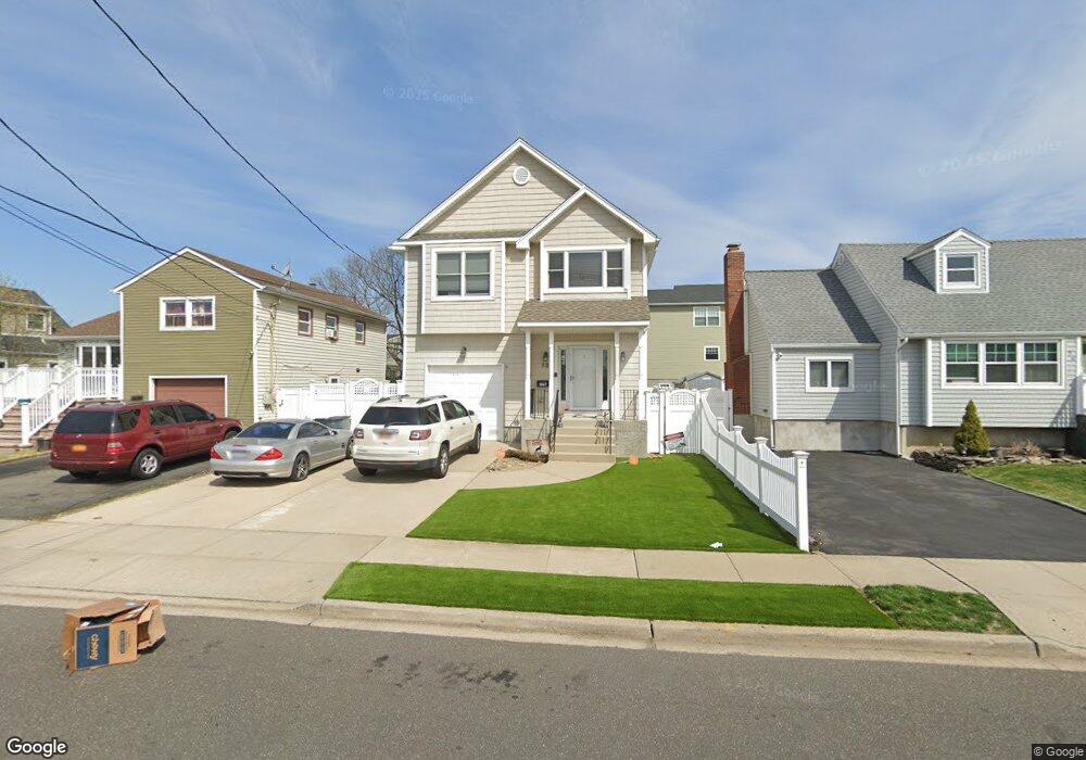 82 Ray St, Freeport, NY 11520 - photo 1