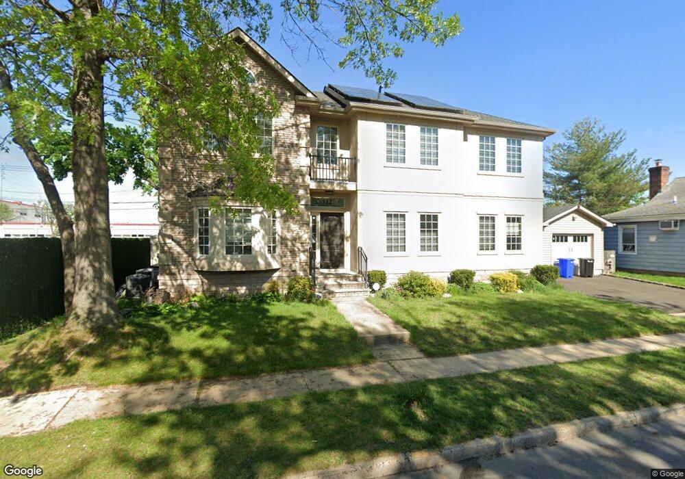 312 S 12th St, New Hyde Park, NY 11040 - photo 1