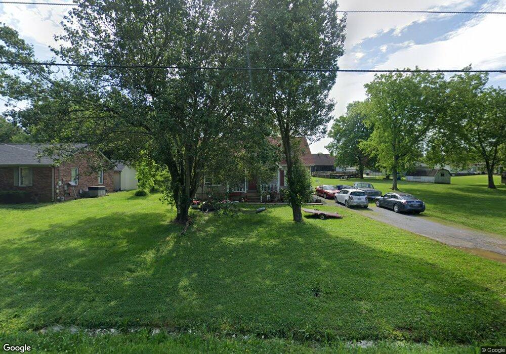 209 Tyne Rd, Shelbyville, TN 37160 - photo 1