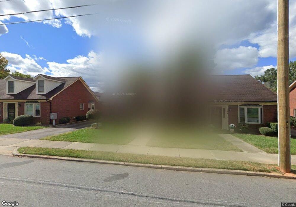 129 N Oakwood Dr, Statesville, NC 28677 - photo 1