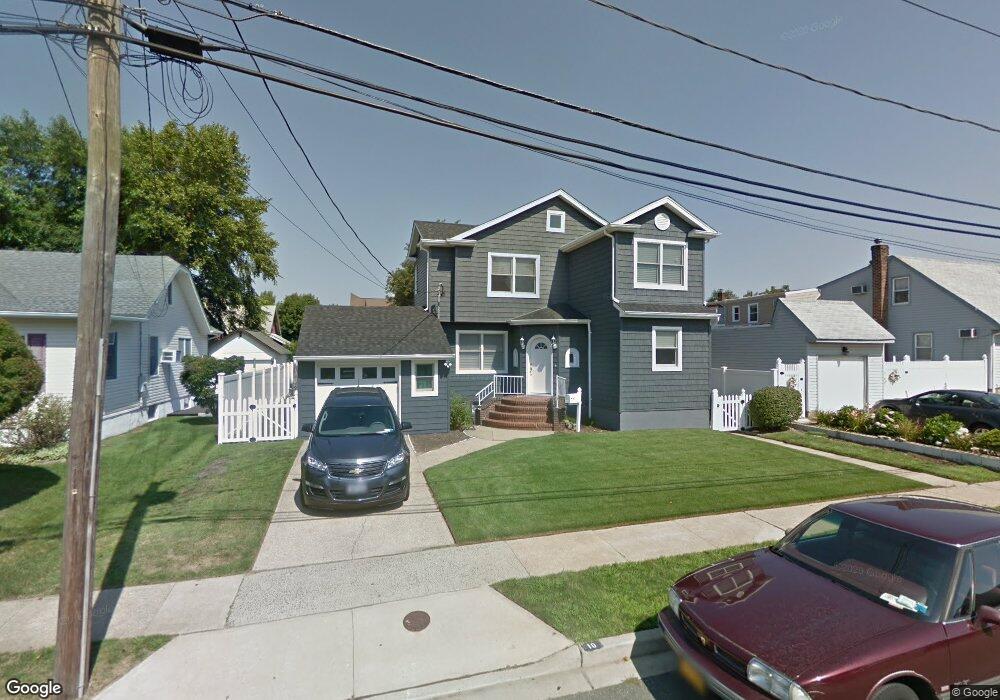 10 Laurel St, Merrick, NY 11566 - photo 1