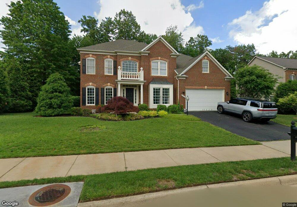 8900 Crosspointe Glen Way, Lorton, VA 22079 - photo 1