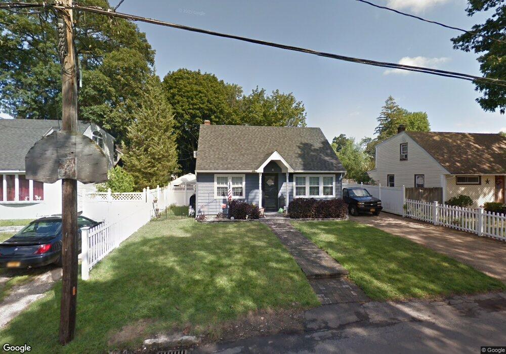 275 Florida Ave, Copiague, NY 11726 - photo 1