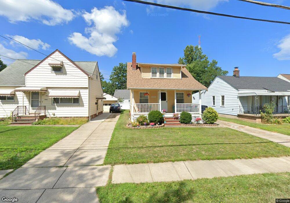 1526 Mapledale Rd, Wickliffe, OH 44092 - photo 1