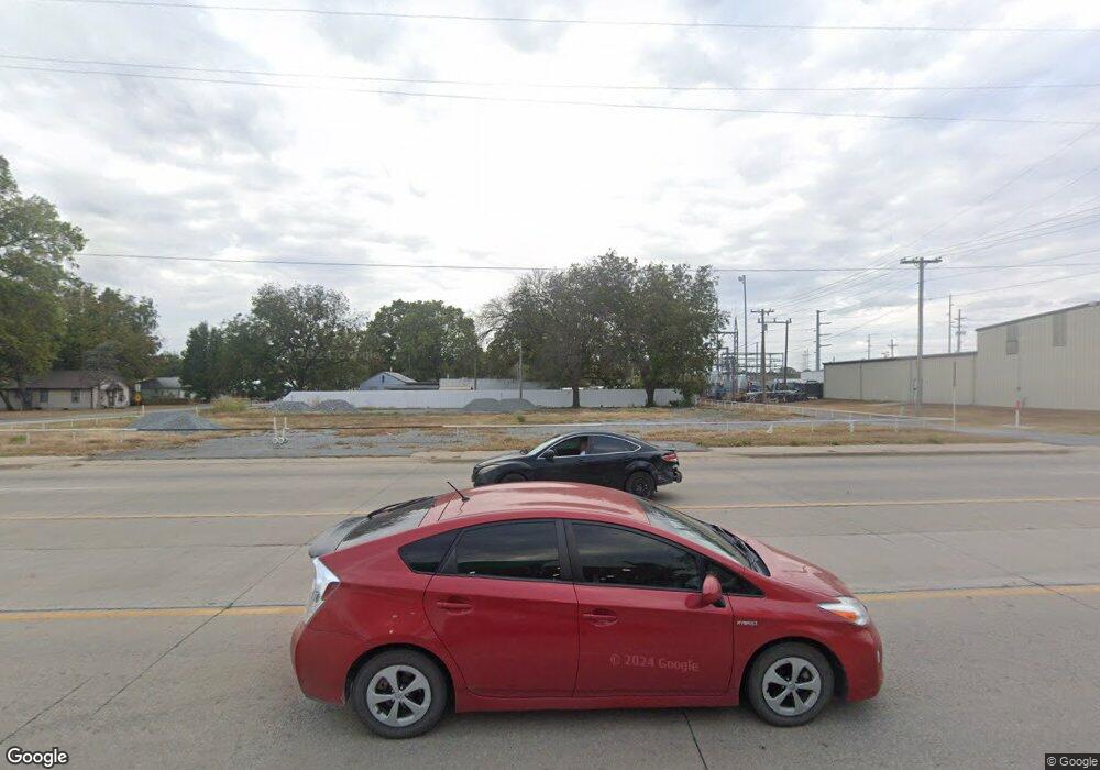 117 W Graham Ave, Pryor, OK 74361 - photo 1