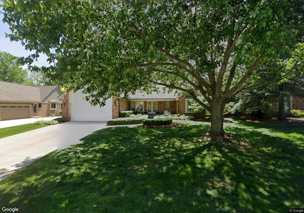 1704 Snowden Cir, Rochester Hills, MI 48306 - photo 1