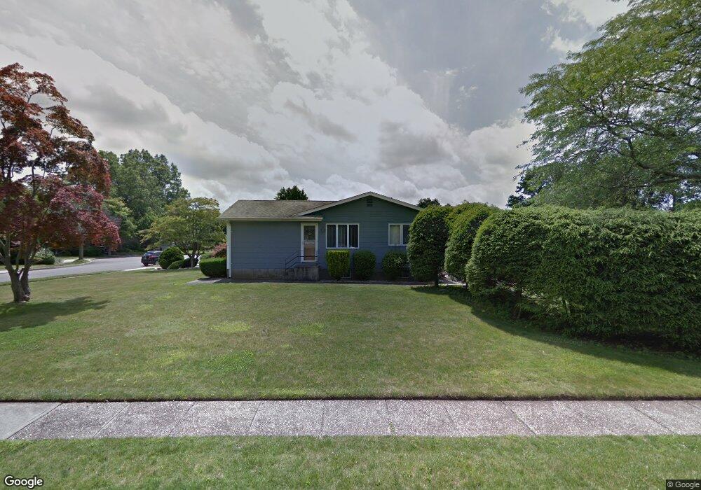 2 Fortune Ct, ComMacK, NY 11725 - photo 1