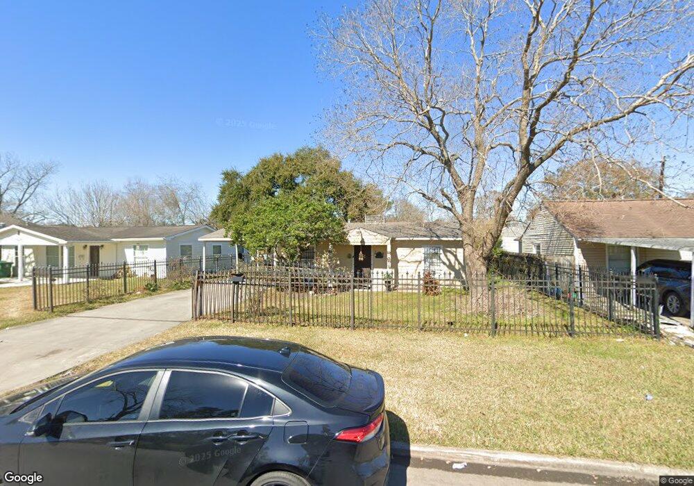 7631 Greendowns St, Houston, TX 77087 - photo 1