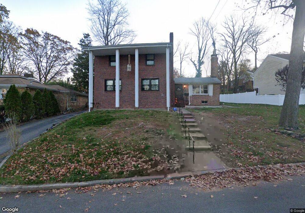 571 Nordhoff Dr, Leonia, NJ 07605 - photo 1