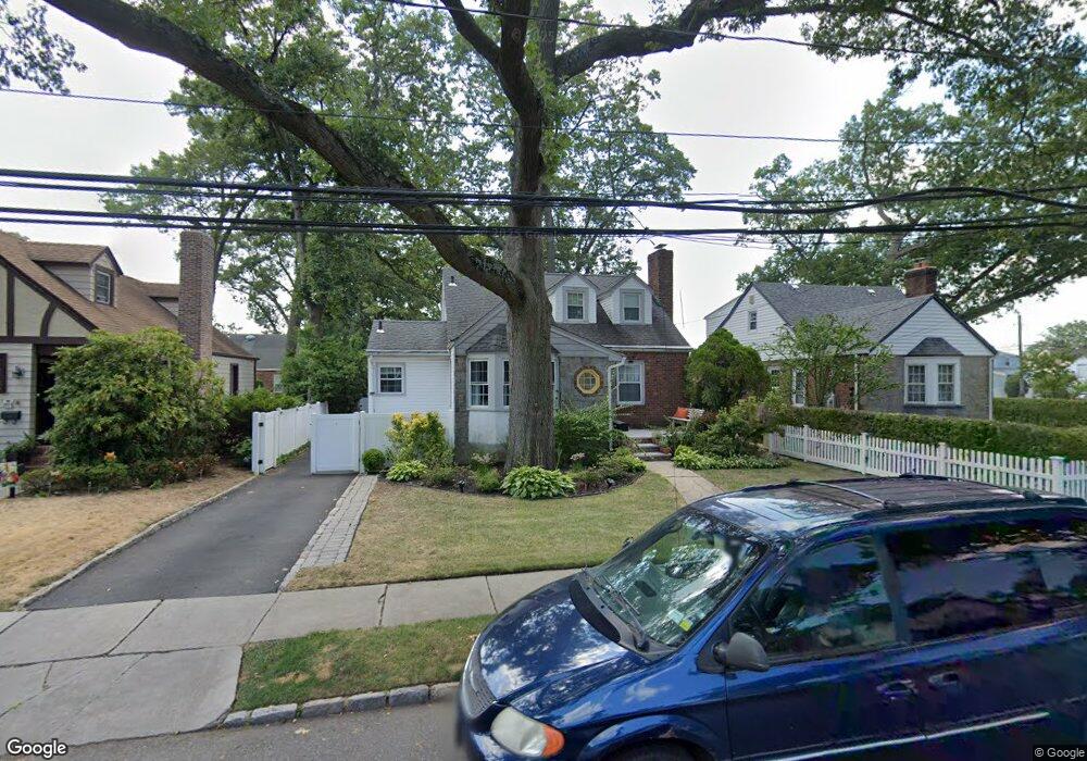 86 E Euclid St, Valley Stream, NY 11580 - photo 1