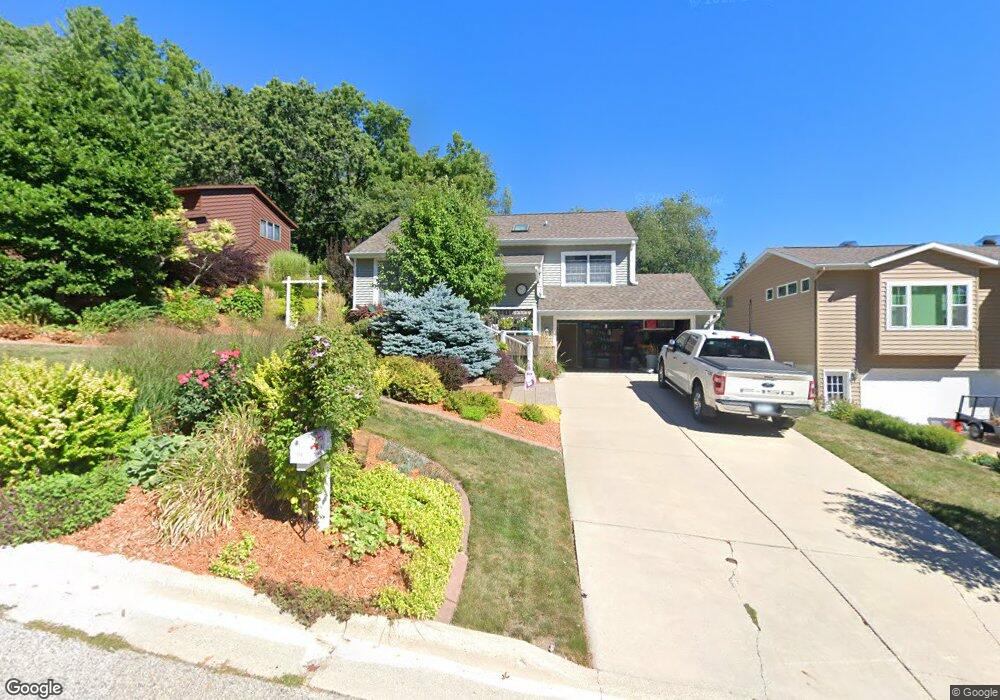 708 S 4th St, La Crescent, MN 55947 - photo 1