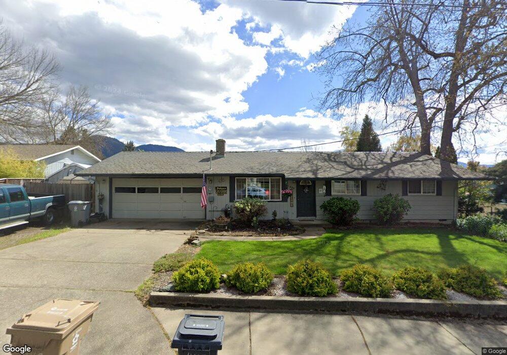 1469 NE A St, Grants Pass, OR 97526 - photo 1