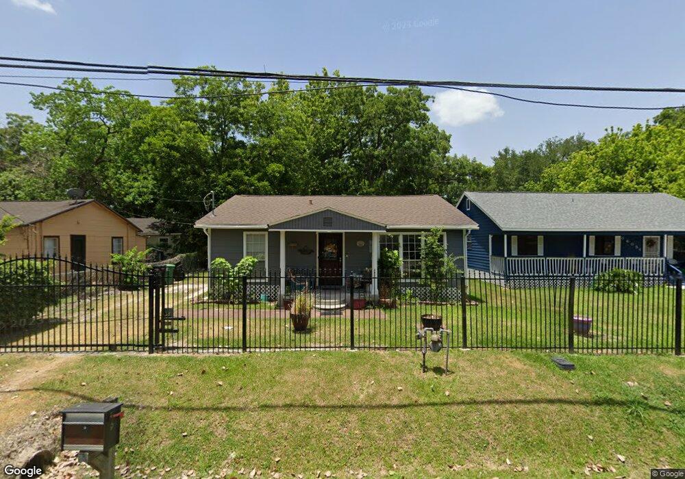 8603 Prairie View Dr, Houston, TX 77088 - photo 1